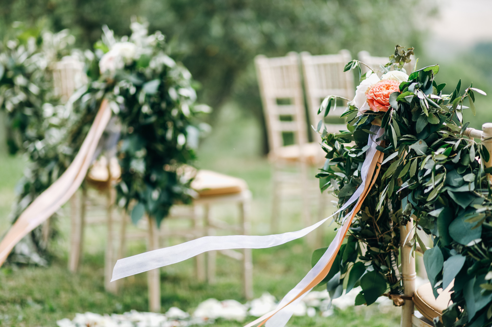 floral-garlands-green-eucalyptus-pink-flowers-decorate-we_8353-8945 باغ تالار عروسی